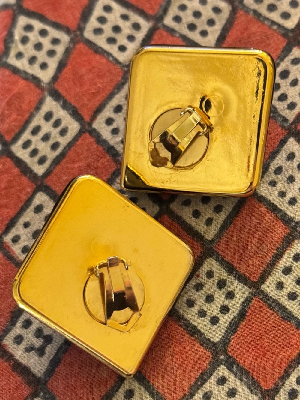 Black Diamond Lucite VTG Italian Earrings with Clear Crystal and Gold Trim - Picture 10 of 13